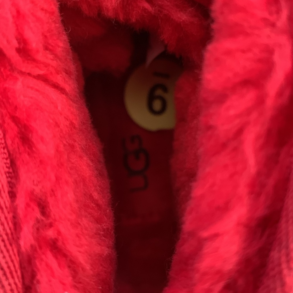 FINAL PRICE NWT UGG Suede Boots w/Fur Inside, Red/Black Leather Logo Laces 9/10 - Picture 8 of 11